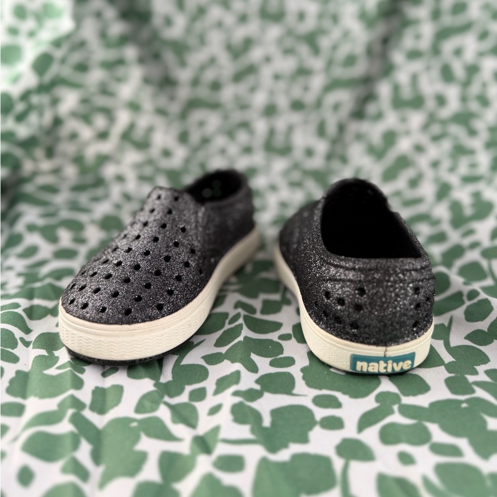 Native Slip On - Size 7C